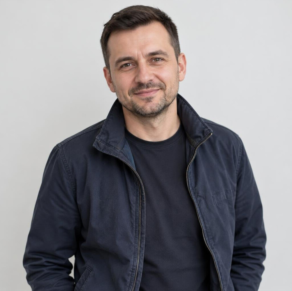 Portrait of a smiling man in a casual jacket